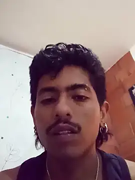 SkinniYamo online show from April 23, 3:11 am