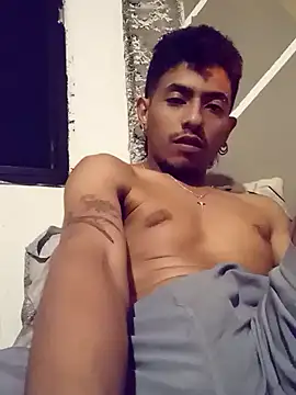 SkinniYamo online show from March 5, 5:58 am