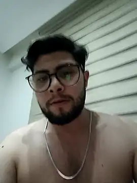 Mstfaavan64 online show from April 28, 1:44 am