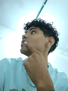 Alex Sweeting online show from March 23, 5:24 am