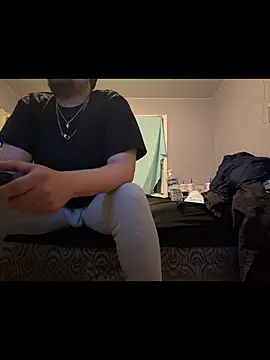 Scottyyxxl online show from December 2, 5:21 am