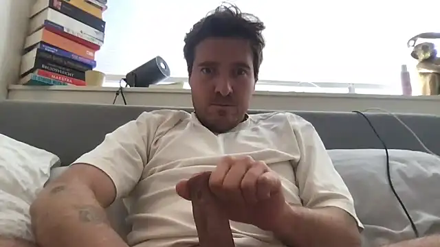 dutchpieter95 online show from June 16, 7:10 am