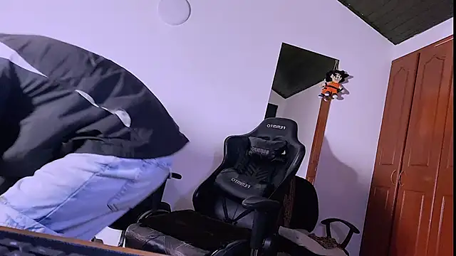 3v1l online show from January 15, 9:06 pm