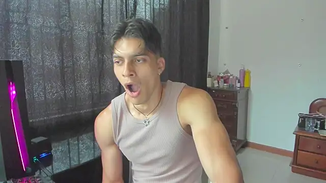 AlessioVitale online show from March 27, 11:55 am