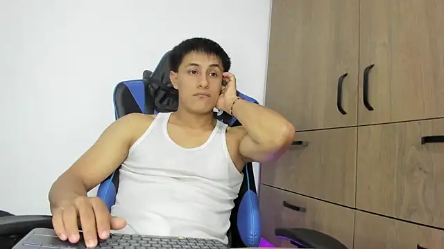 dorman boy online show from December 5, 3:13 am