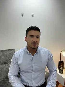 Chris Clarck online show from November 4, 7:15 pm