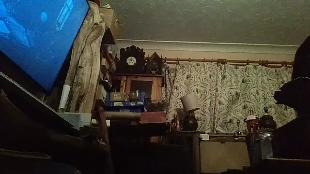 jigglethaypussi online show from December 17, 7:26 am