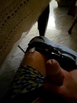 jhoncorrea27 online show from April 24, 8:11 pm