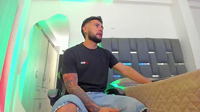 noah corvelle online show from April 24, 3:20 am