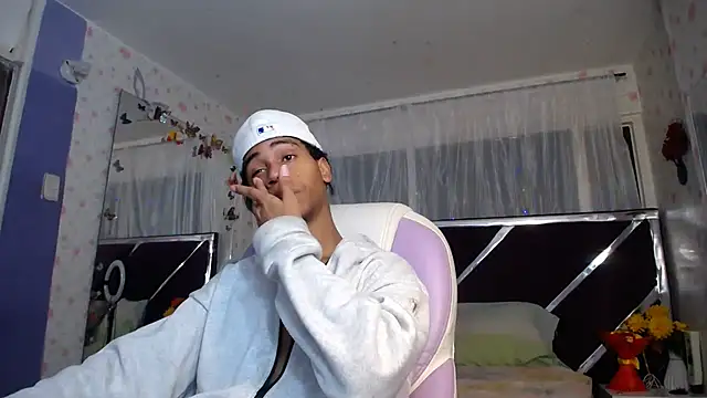 Santy bigcock 01 online show from July 21, 12:51 pm