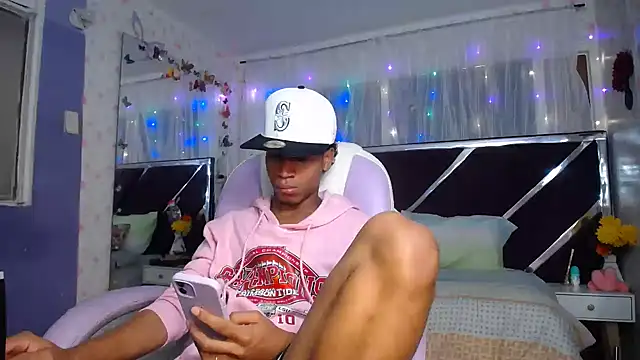 Santy bigcock 01 online show from April 26, 2:14 pm