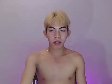 Urhotsilverboy online show from June 12, 4:27 pm