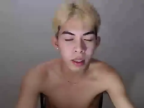 Urhotsilverboy online show from June 9, 4:31 pm