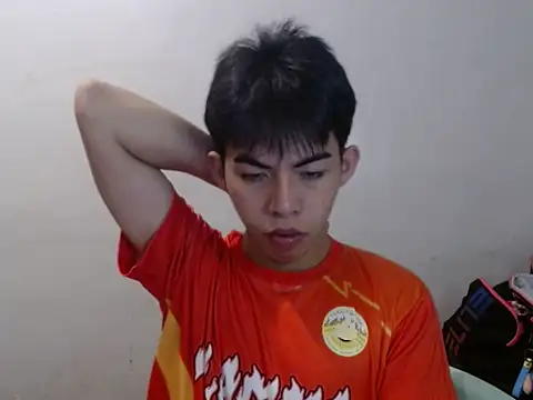 Urhotsilverboy online show from April 27, 3:52 pm