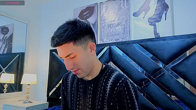 Un Sluttyy online show from April 21, 11:27 am