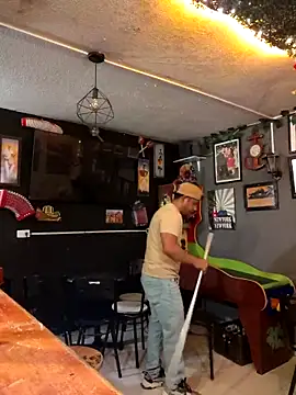 themorenofit08 online show from April 22, 12:39 am