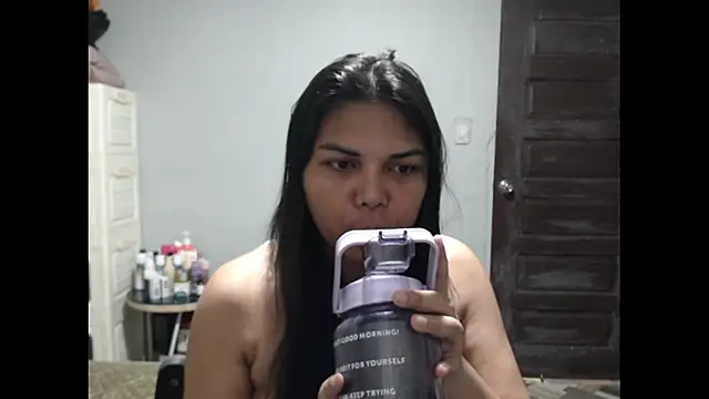 yourheavenlypleasure143 online show from November 10, 6:24 pm