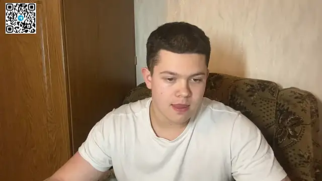 CuteButNaughty  online show from March 6, 9:01 pm