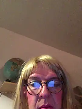 simone xdressing online show from February 2, 12:51 am