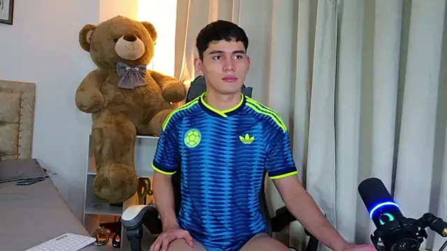 estebanperez 26 online show from July 30, 11:20 am