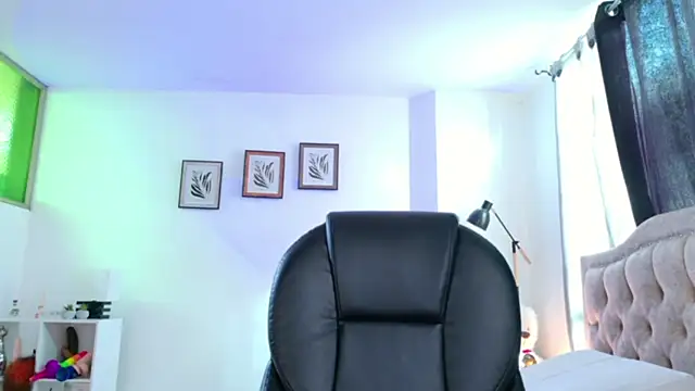 estebanperez 26 online show from April 23, 12:29 pm