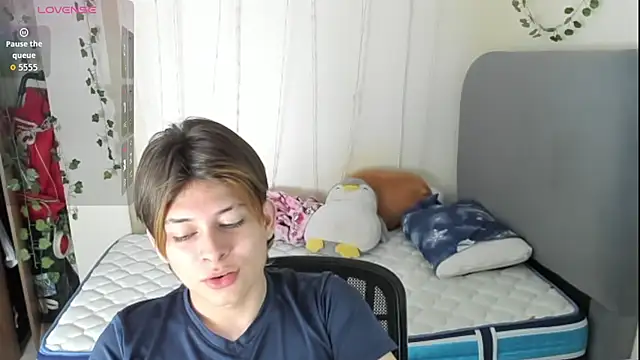 Felix kitty online show from December 15, 7:00 pm