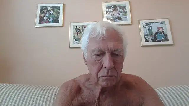 Snapshot of capttp chatting on December 4, 3:43 pm capttp online show from December 4, 3:43 pm