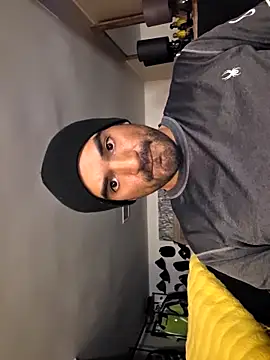 piggylatino online show from February 11, 10:37 pm