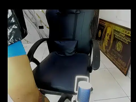 master leather online show from April 20, 9:06 pm