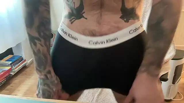 TattedUpSir online show from February 24, 2:40 pm