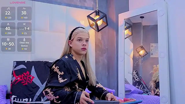 Valentino moretti online show from April 20, 11:13 am