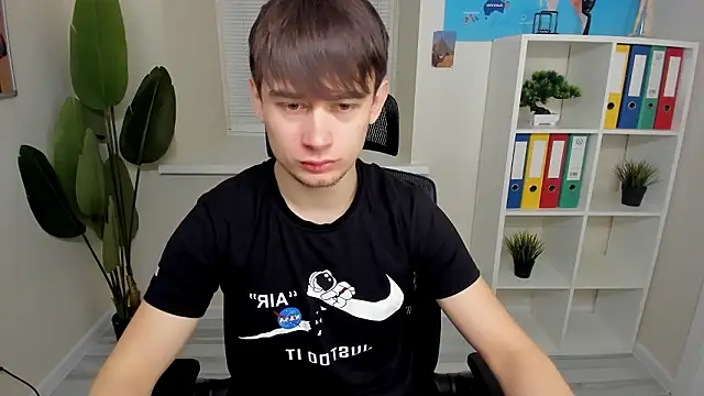 AlejandroEllias online show from February 3, 6:51 am