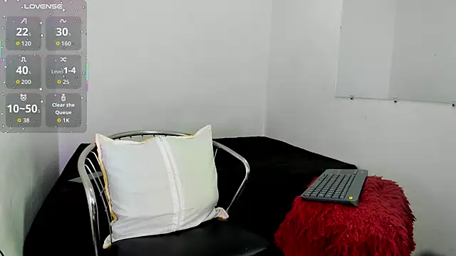 Lucastorrez01 online show from April 23, 11:40 pm