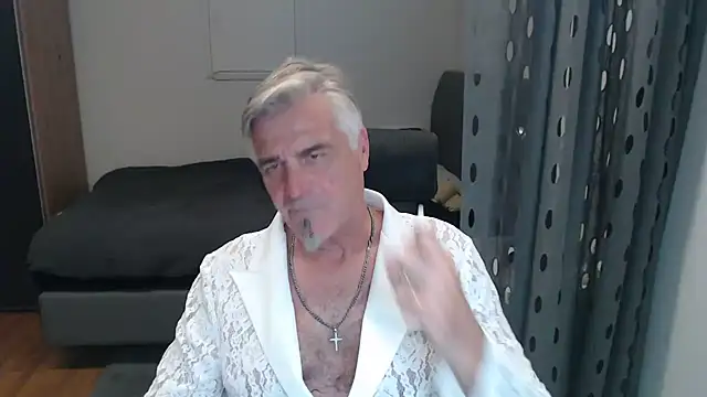 Buidapest online show from July 20, 5:37 pm