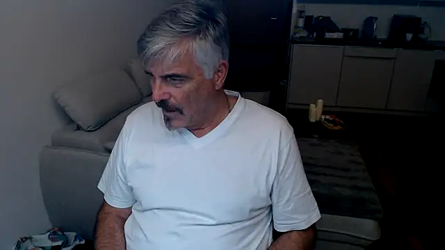 Buidapest online show from January 19, 11:01 am