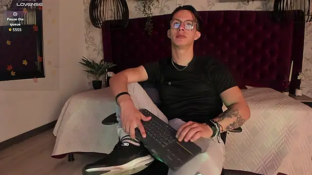 Brandon starkk online show from February 24, 12:06 pm