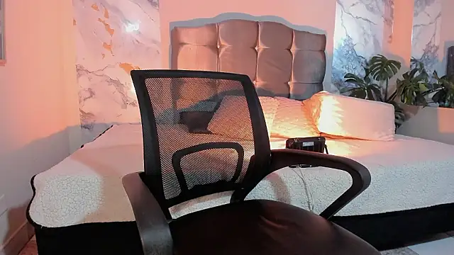 James Adams 01 online show from March 19, 2:42 pm