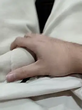 berkkderlerr online show from January 6, 4:00 pm