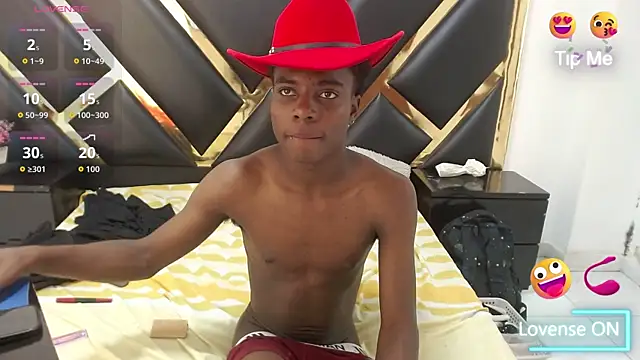 NoahJhonson69 online show from April 1, 1:41 pm