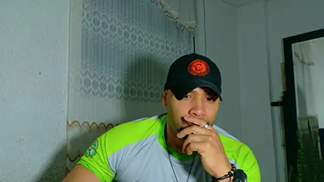 musclehetero online show from July 6, 11:40 am