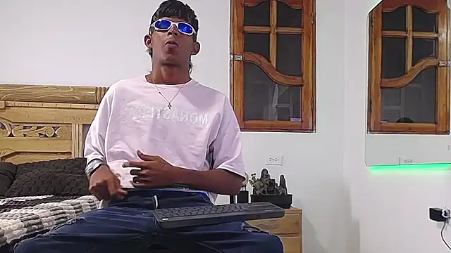 black boy22  online show from December 1, 2:47 am