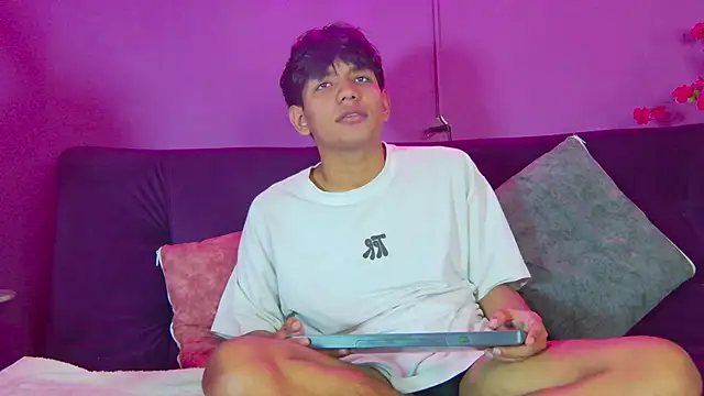 Liam Sinclair online show from March 9, 8:03 pm