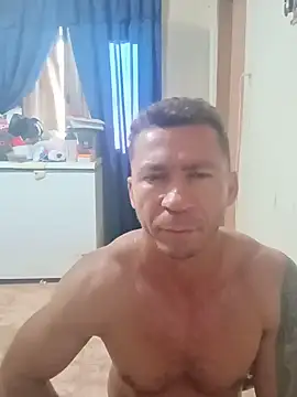 RobertoLuiz84 online show from June 9, 7:59 pm