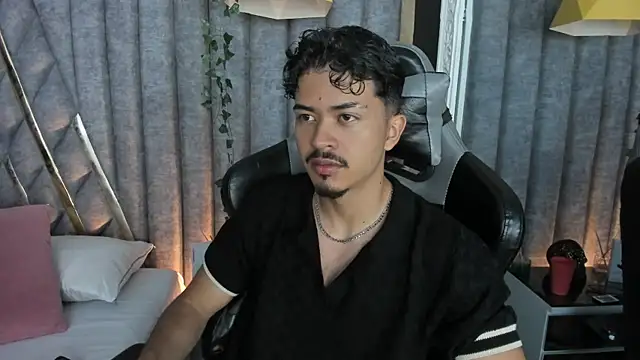 NicolaiKarav online show from April 21, 12:22 pm