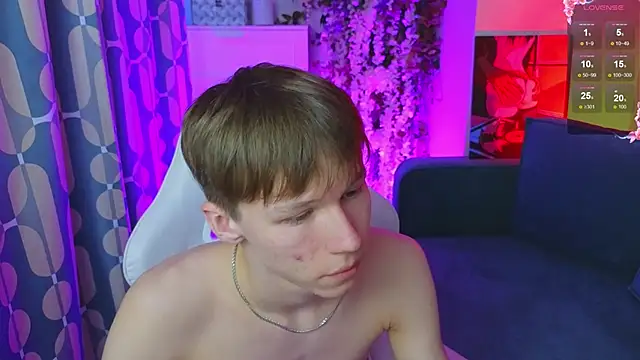 cuMte boy online show from April 18, 1:18 am