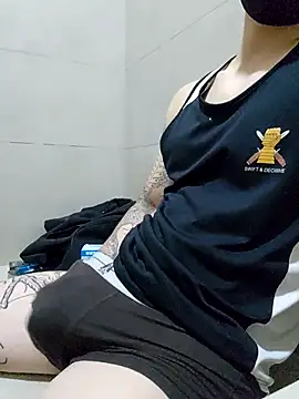 Valerious180 online show from December 3, 6:14 pm