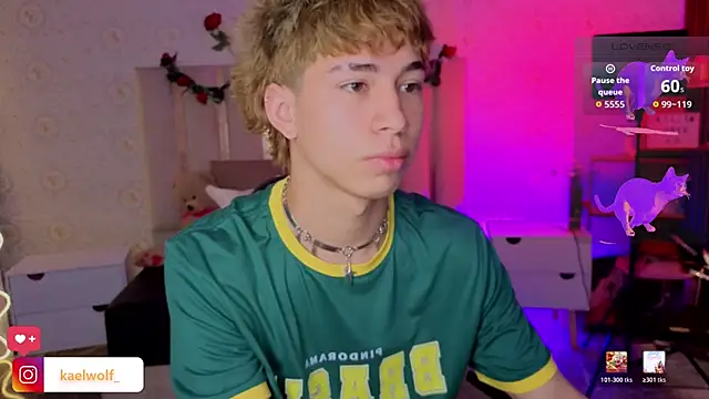 kaelwolf tay online show from April 14, 7:24 pm