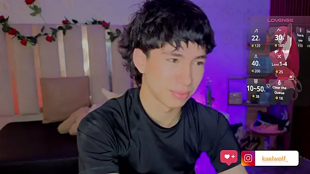 kaelwolf tay online show from April 7, 7:58 pm