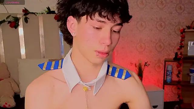 kaelwolf tay online show from February 26, 7:59 pm