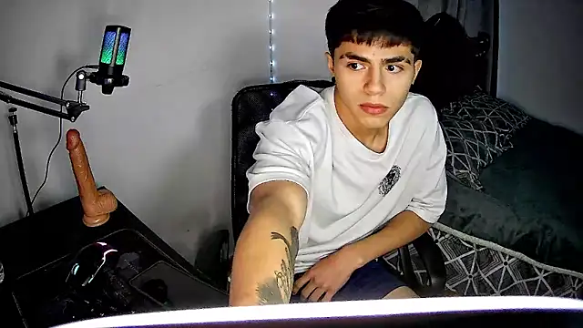 HouseOfHeat online show from March 6, 12:40 am